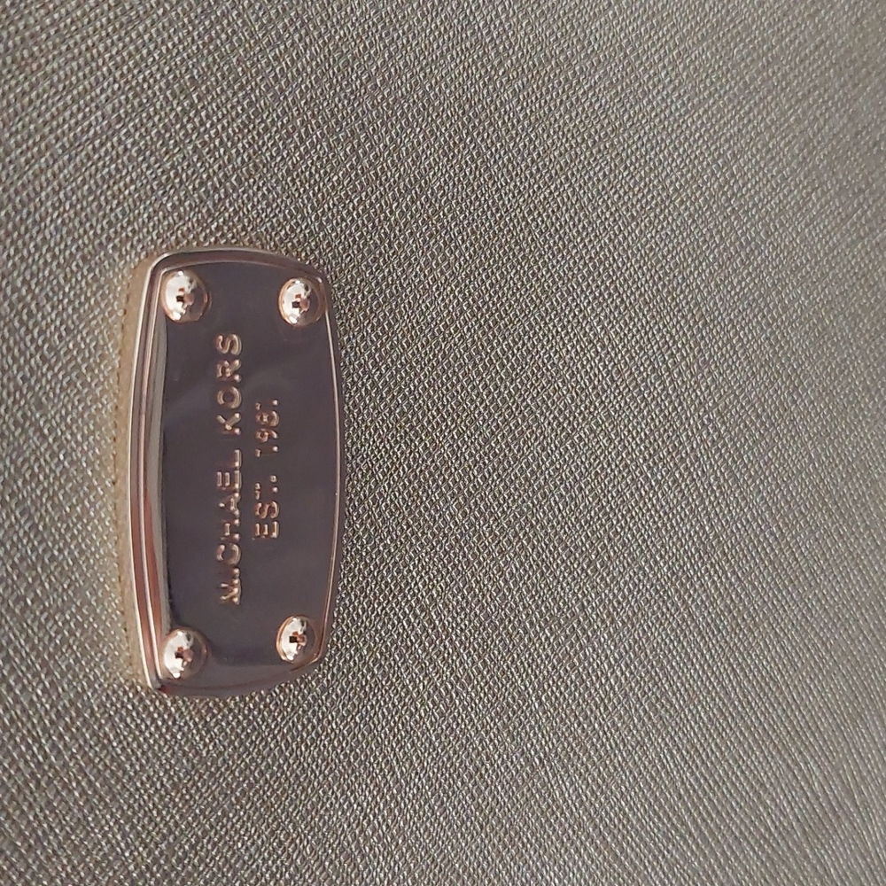 Rose Gold Michael Kors - Picture 2 of 5